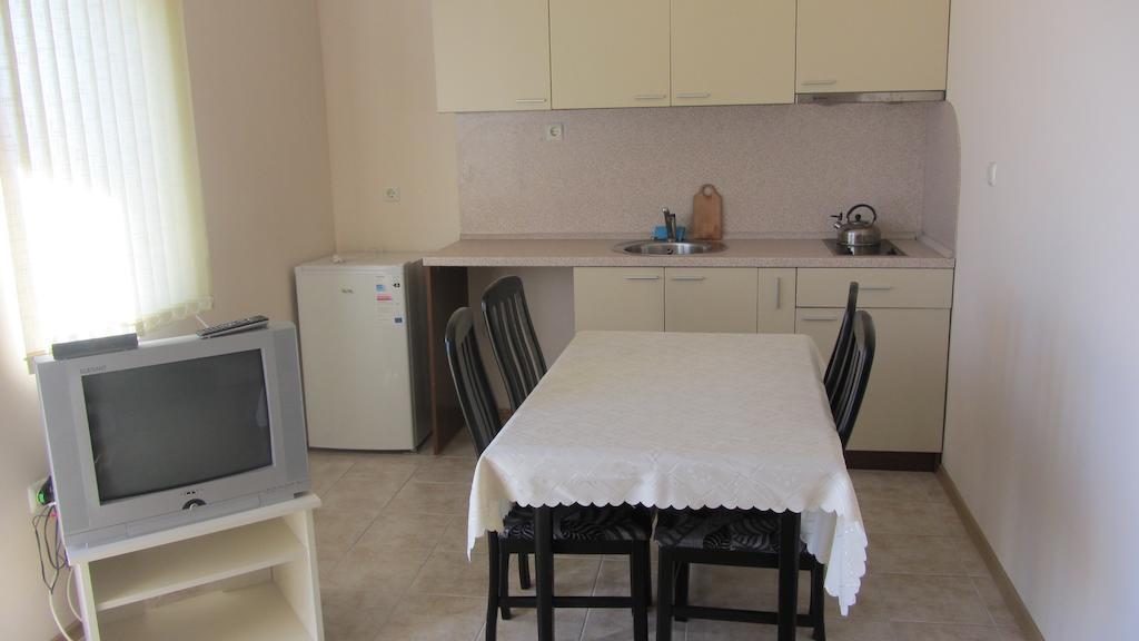 Apartments Bizone كافارنا الغرفة الصورة