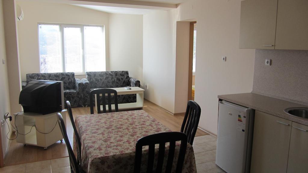Apartments Bizone كافارنا الغرفة الصورة